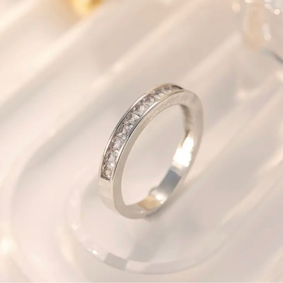 Simplicity Elegant Embellished With Zircon Personalized Ring - Picture 5 of 5
